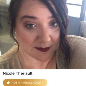 Do NOT purchase from her shop @yaddayadda30